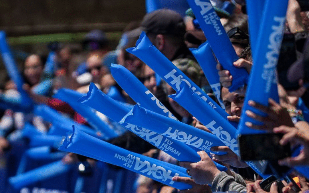 HISTÓRICO DEBUT DE PATAGONIA BARILOCHE BY UTMB CON 40 PAÍSES CRUZANDO EL ARCO DE LLEGADA